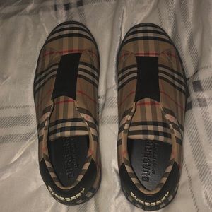 burberry markham slip on